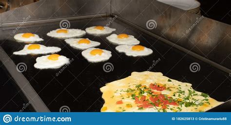 Omelette Station Stock Photos - Free & Royalty-Free Stock Photos from ...