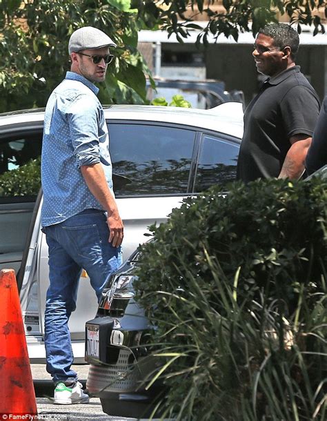 Justin Timberlake Is Buffered By His Bodyguard While Out To Lunch With