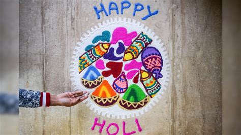 Holi 2023: Decorate Your Home With These Latest Holi Rangoli Designs ...