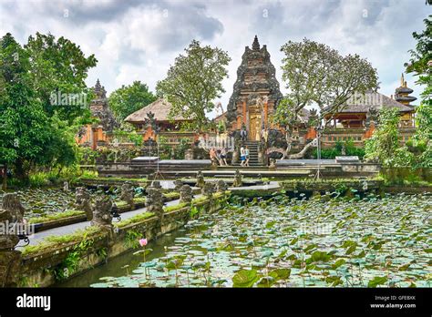 Saraswati Temple Hi Res Stock Photography And Images Alamy