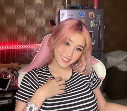 Anastasya Kosasih Biodata Lengkap Ig Tahun Lahir Umur Tiktok Gamer