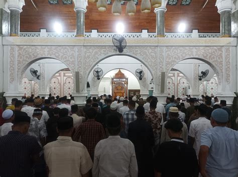 Salat Tarawih Perdana Begini Suasana di Masjid Abu Beureuéh Pidie