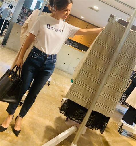 大草直子さんのインスタグラム写真 大草直子instagram「おはよう！ 暖かいからtシャツ（笑）。そして毎日デニム。朝は、福岡の新鮮