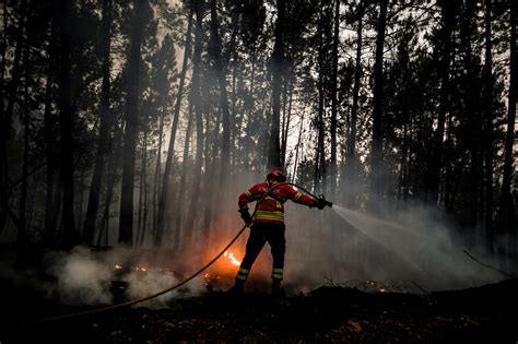 Les Infos De H Pyr N Es Orientales En Alerte Rouge Feux De For T