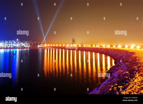 Jumeirah palm island hi-res stock photography and images - Alamy