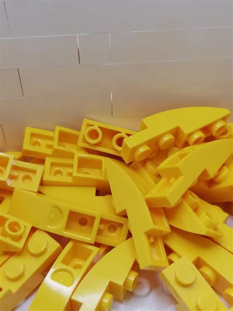 LEGO LEGO 60 NEW Yellow Slope Curved 4 X 1 Inverted Catawiki