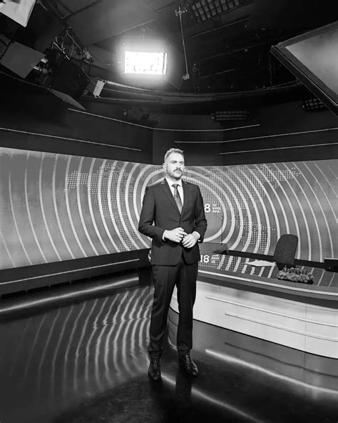 Televizijski Voditelj In Novinar Odkrito Spregovoril O Razlogih