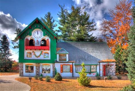 Charles W. Howard Santa Claus School – Midland, Michigan - Atlas Obscura