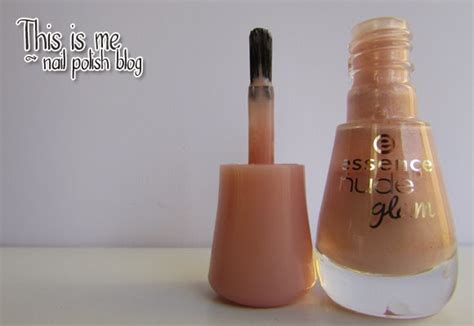 This Is Me Nail Polish Blog Smalto Del Giorno Essence Nude Glam N Iced Strawberry Cream