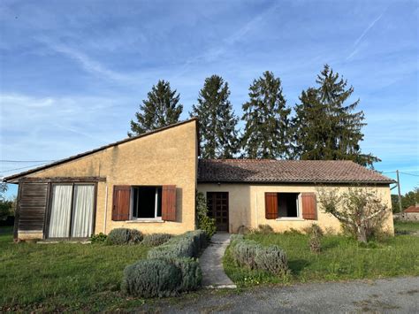 Proche Village Maison De Plain Pied Avec Chambres Et Garage