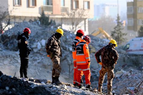 Un Nuevo Terremoto De Magnitud 6 4 Sacude El Sureste De Turquía