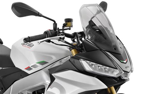 2021 Aprilia Tuono V4 / Factory | First Ride Review | Rider Magazine