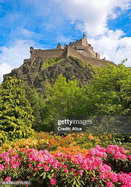 Edinburgh Castle Princes St Gardens Photos And Premium High Res