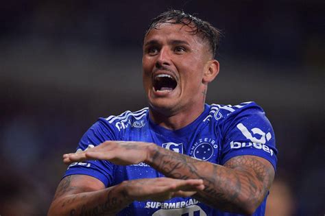 Adeus Cruzeiro Se Despede Oficialmente Do Atacante Edu