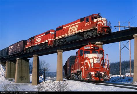 RailPictures Net Photo TPW 2002 Toledo Peoria Western EMD GP38 2 At