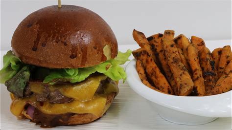 Mon Gourmet Burger Classic La Plancha Frites De Patates Douces Youtube