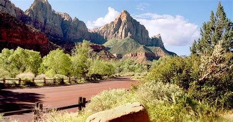 Zion Canyon Scenic Drive in Utah, United States | Sygic Travel