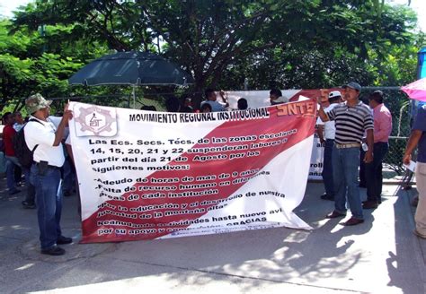 Marchan Y Toman Instalaciones De La Seg En Tlapa Maestros Y Padres De