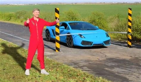 Mrbeast Distrugge Una Lamborghini In Un Esperimento Con Nastro Adesivo