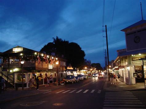 11 Must-Do Activities In Lahaina At Night | QuartzMountain