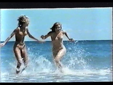 Naked Teresa Hamilton Small In Centrespread