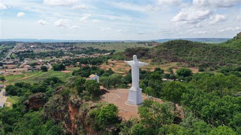 Conheça a cidade goiana que tem uma beleza única e é cercada de lendas