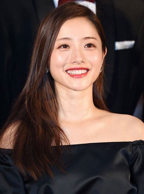 “直男斩”石原里美够直接！与男友相恋一年就闪婚，男粉们心碎了 搜狐大视野 搜狐新闻