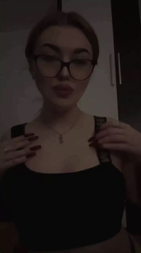 Hot Babe With Beautiful Huge And Natural Tits XHamster