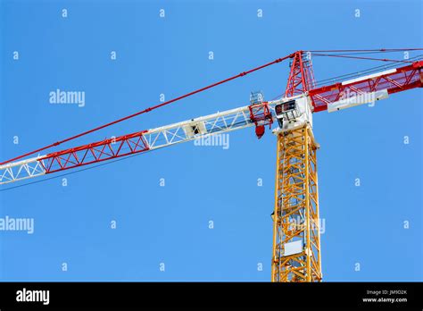 Tower crane counterweight hi-res stock photography and images - Alamy