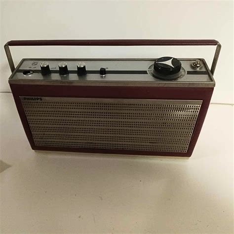 Se produkter som liknar Vintage Philips Radio på Tradera 620449038