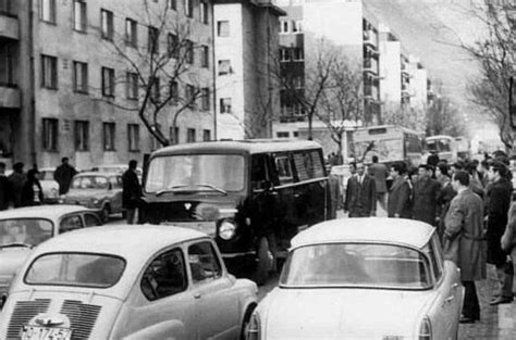 Ispred mrtvačnice kod stare bolnice 1970 tih godina kasnije je na tu