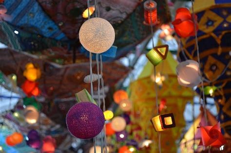 8 Unique Ways to Make Paper Lantern String Lights | Guide Patterns