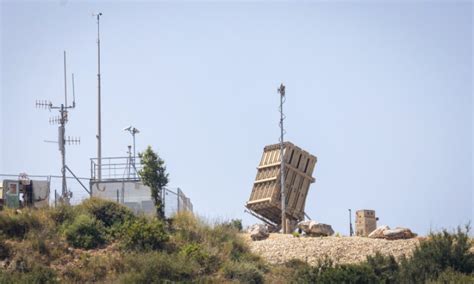 דיווח ביידן מתכוון לספק לישראל סוללות כיפת ברזל נוספות בחדרי חרדים