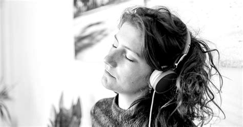 Neuroscientists Discover Music To Calm Anxiety By 65% (Listen)