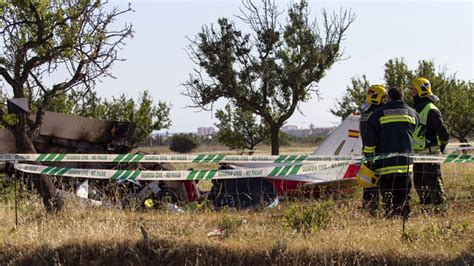 Mueren 3 De Los 4 Ocupantes Al Estrellarse Una Avioneta RTVE Es