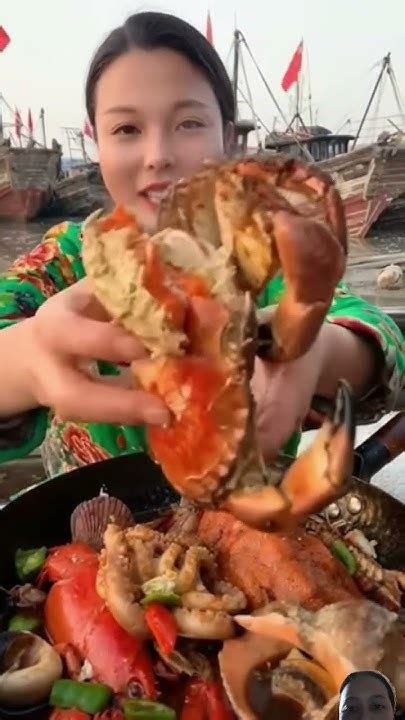 Eating With Female Fishermen Eat Prawn Conch Lobster Octopus Arctic