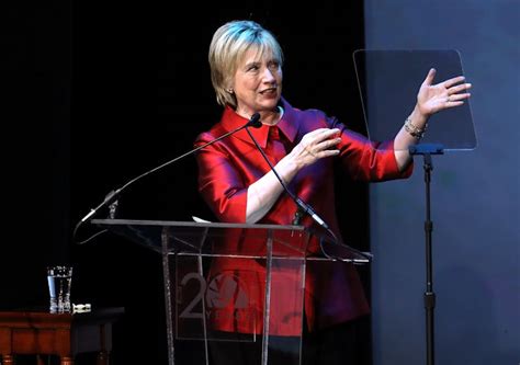 Hillary Clinton debuted a new haircut on International Women's Day ...