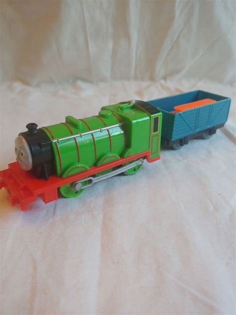 Thomas Trackmaster Henry Cars 2