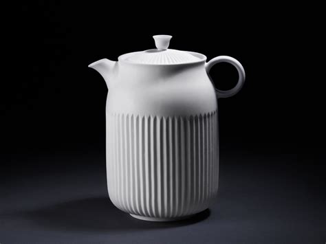 pili wu: plastic ceramic tableware