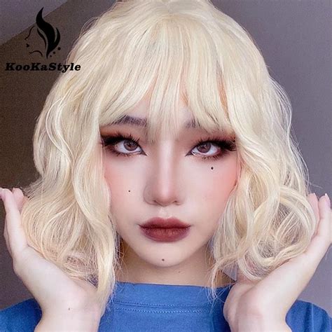 Synthetische Blonde Perücken Kurze Bob Wavy Perücke mit Pony für Frau