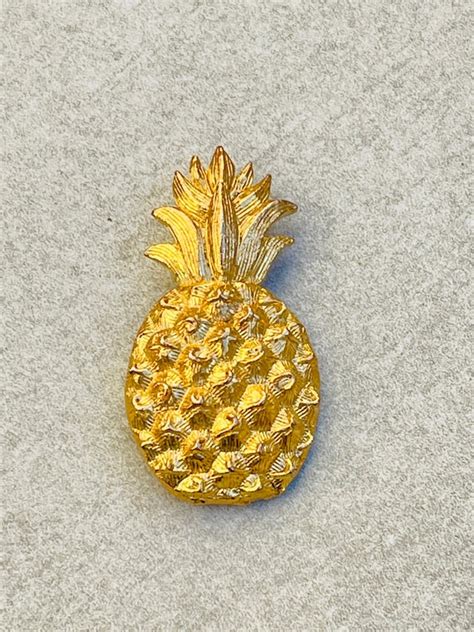 Vintage Pineapple Fruit Gem