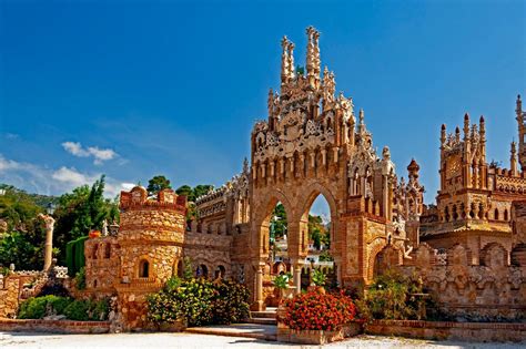 El Castillo De Colomares Y La Curiosa Historia De La Iglesia M S