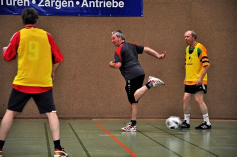 Erste Walking Fußball Gruppe bei der Spvg Steinhagen Haller