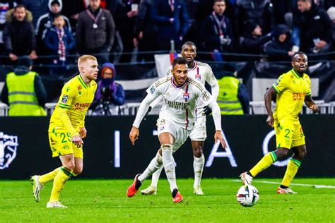 Cherki sur le banc Tolisso de retour dans la onze découvrez la compo