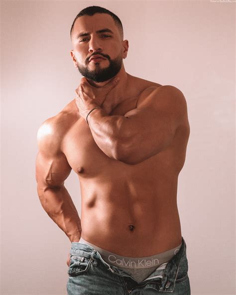 Spanish Muscle Man Daniel Meza Loves To Pose