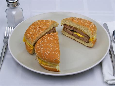 Calories in 1 burger(s) of Jack in the Box - Bacon Ultimate Cheeseburger.