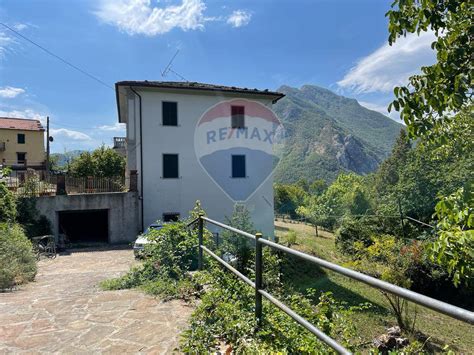 Vendita Villa Unifamiliare Bagni Di Lucca Ottimo Stato Posto Auto