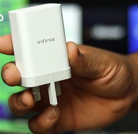 Bei Ya Infinix Hot Na Sifa Zake Muhimu Simunzuri