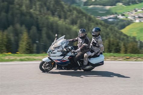 Bmw K 1600 Gt Vs Honda Gl1800 Gold Wing Im Vergleichs Test 2022