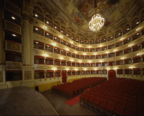 Al Via La Campagna Abbonamenti Per La Stagione Del Teatro